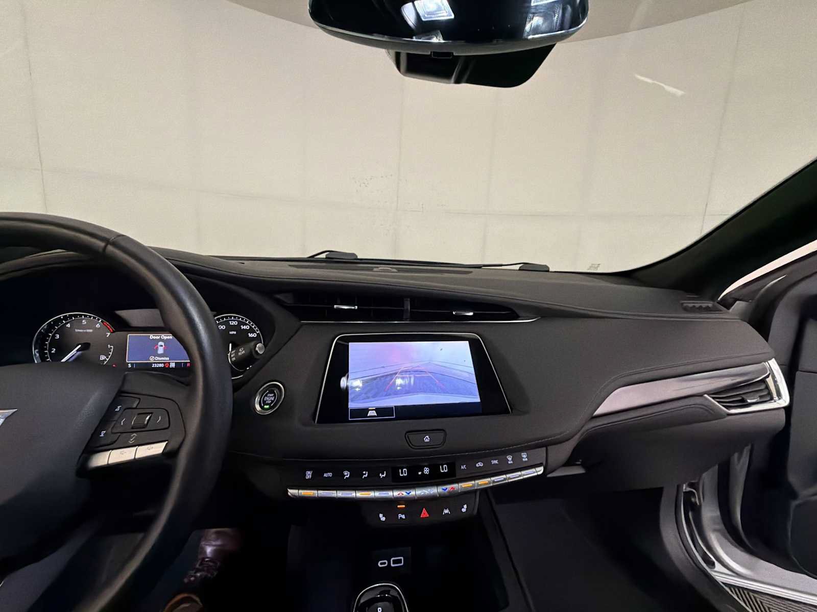 Used 2022 Cadillac XT4 Luxury w/ Cold Weather Package AWD/4WD image 15