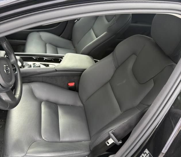 Used 2023 Volvo S90 B6 Plus AWD/4WD image 3