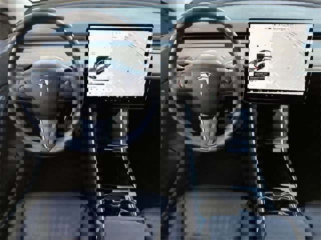 Used 2020 Tesla Model Y Long Range image 12