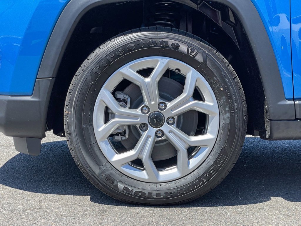 New 2025 Jeep Compass Latitude image 10