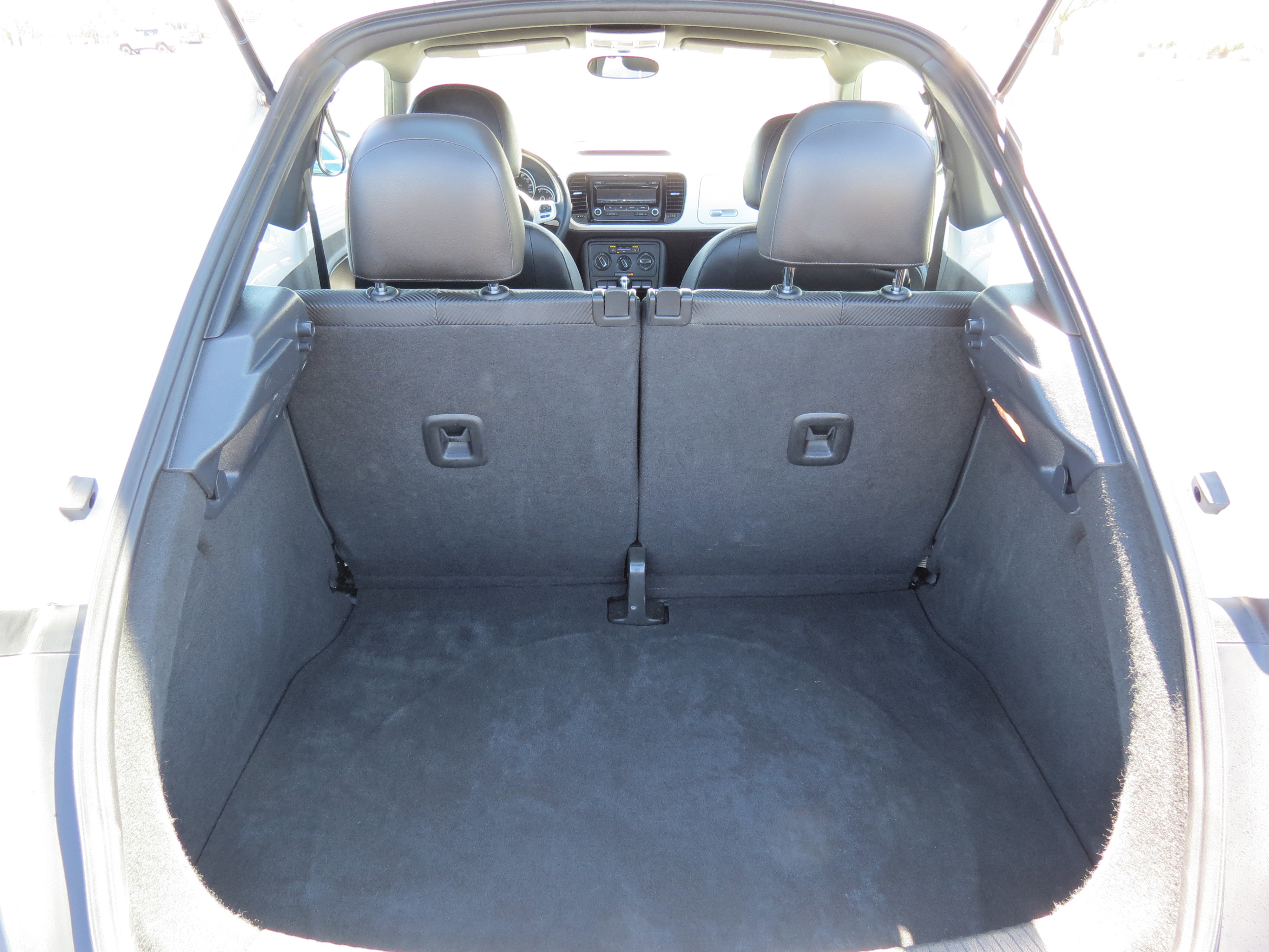 Used 2014 Volkswagen Beetle 2.5 image 31