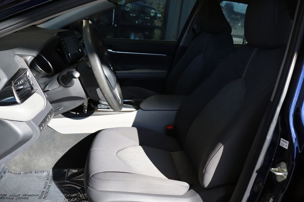 Used 2021 Toyota Camry LE image 10