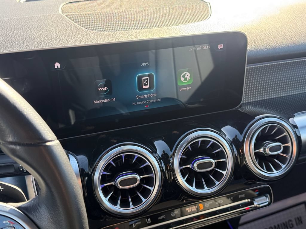 Used 2021 Mercedes-Benz GLB 250 4MATIC image 26