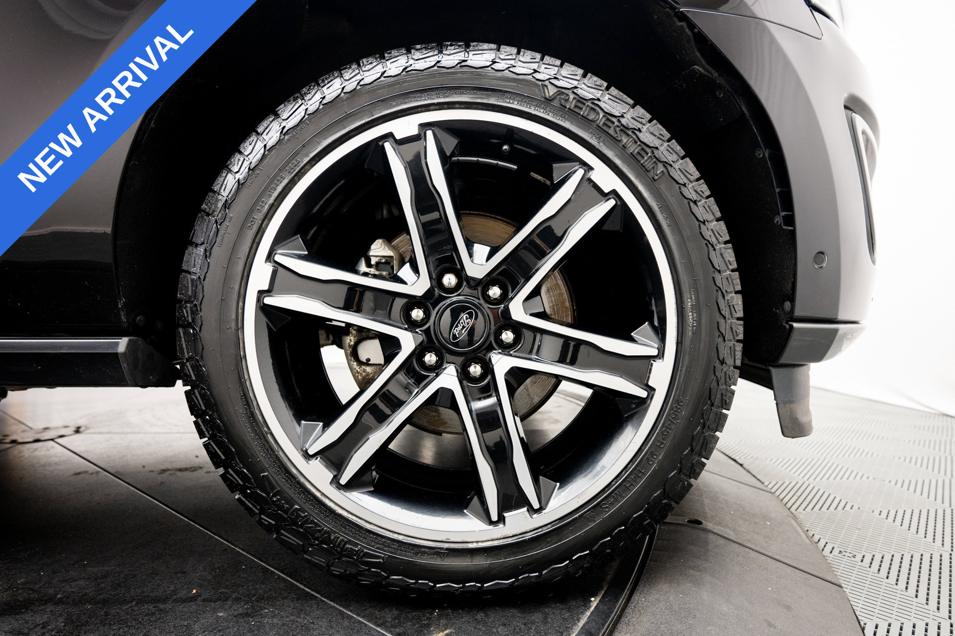 Used 2021 Ford Expedition Limited AWD/4WD image 32