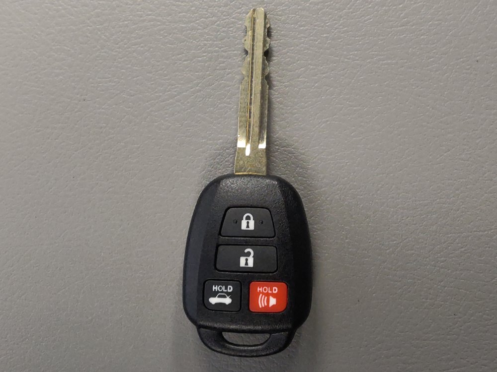 Used 2017 Toyota Camry XLE FWD image 32
