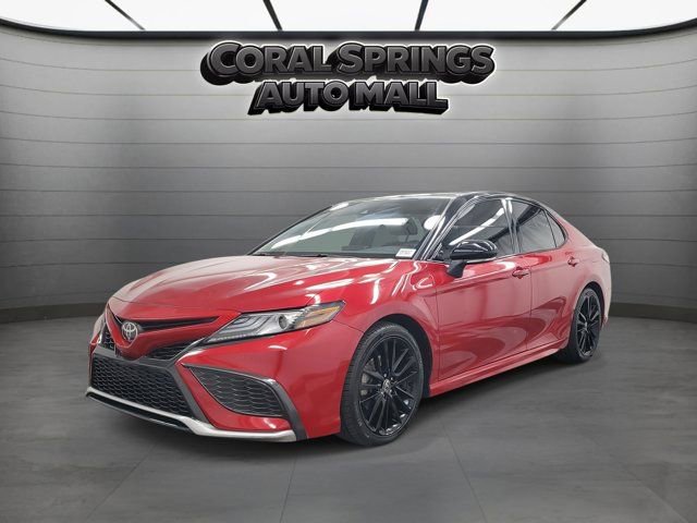 Used 2022 Toyota Camry XSE image 3