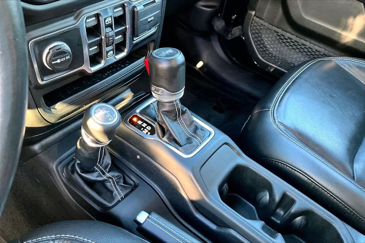 Certified 2023 Jeep Wrangler Sahara w/ Cold Weather Group image 31