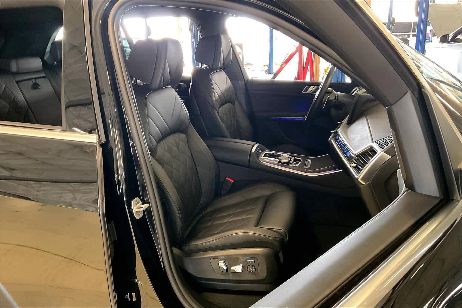 Used 2025 BMW X5 xDrive40i AWD/4WD image 8