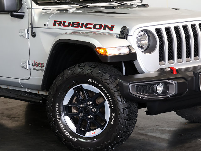 Used 2022 Jeep Wrangler Unlimited Rubicon w/ Cold Weather Group AWD/4WD image 8
