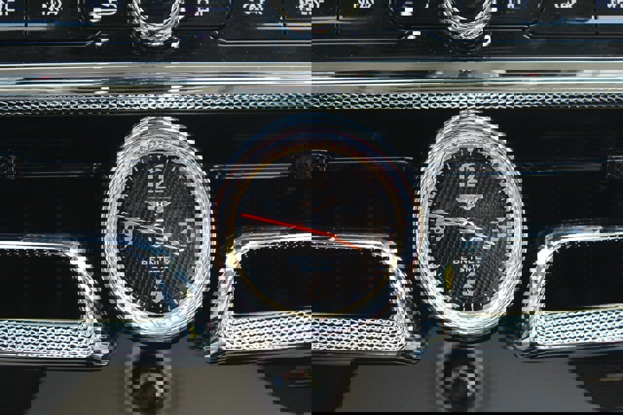 Used 2021 Bentley Flying Spur W12 image 23