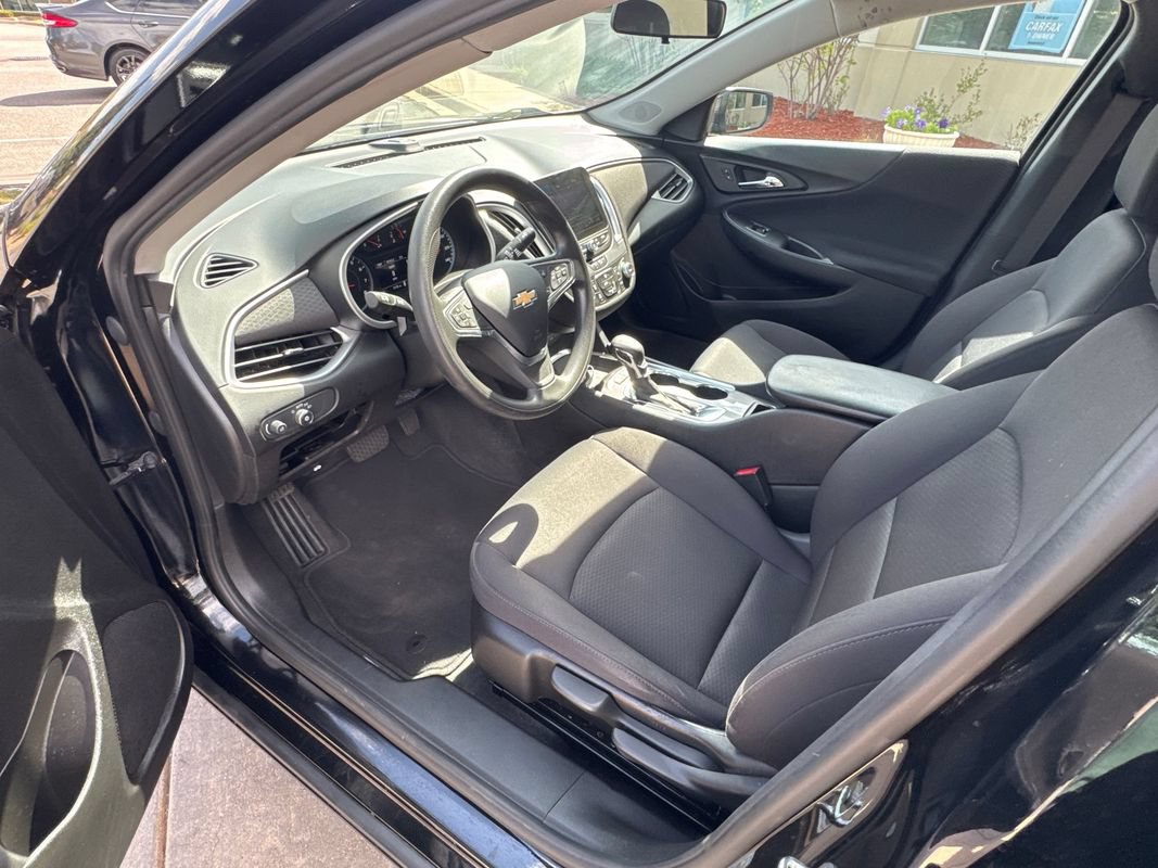 Used 2021 Chevrolet Malibu LS FWD image 22
