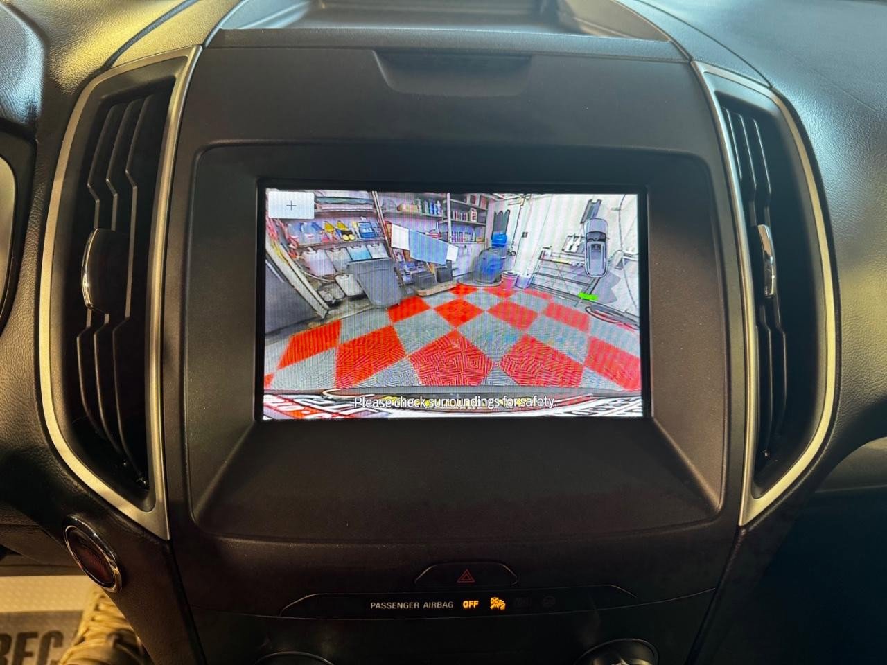 Used 2020 Ford Edge SEL image 23