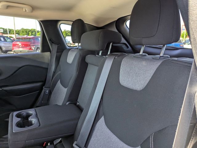 Used 2014 Jeep Cherokee Latitude FWD image 26