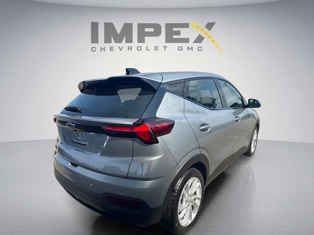 Used 2027 Chevrolet Bolt LT w/ Comfort Package FWD image 5