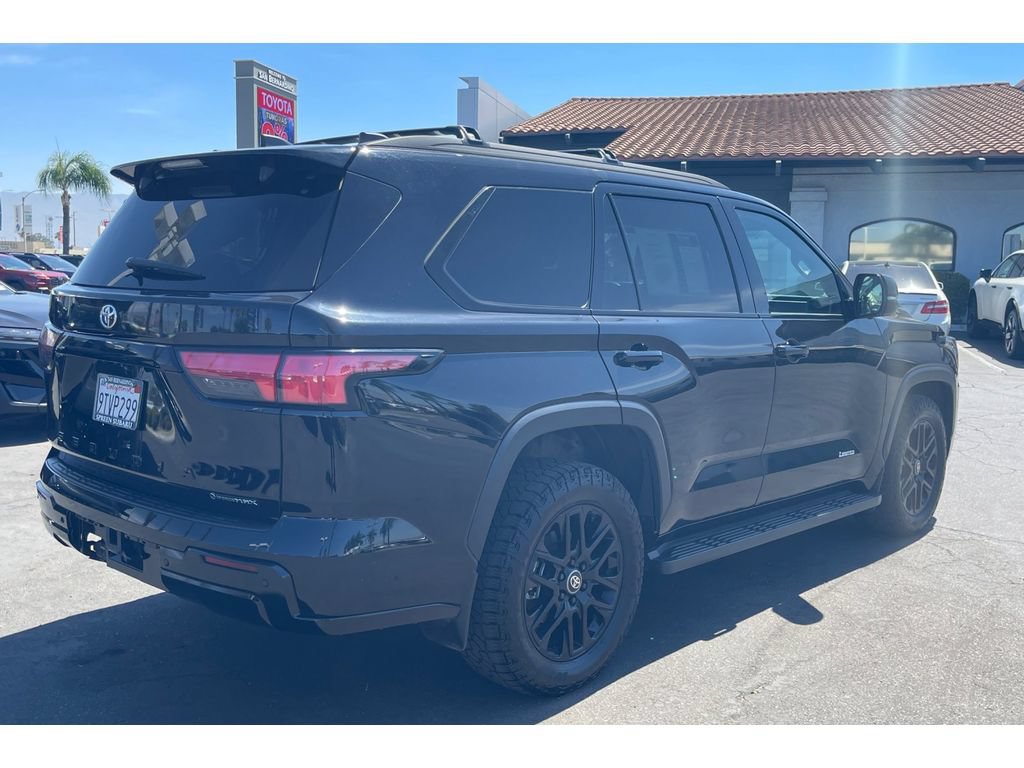 Used 2025 Toyota Sequoia Limited w/ Tow Technology Package AWD/4WD image 5