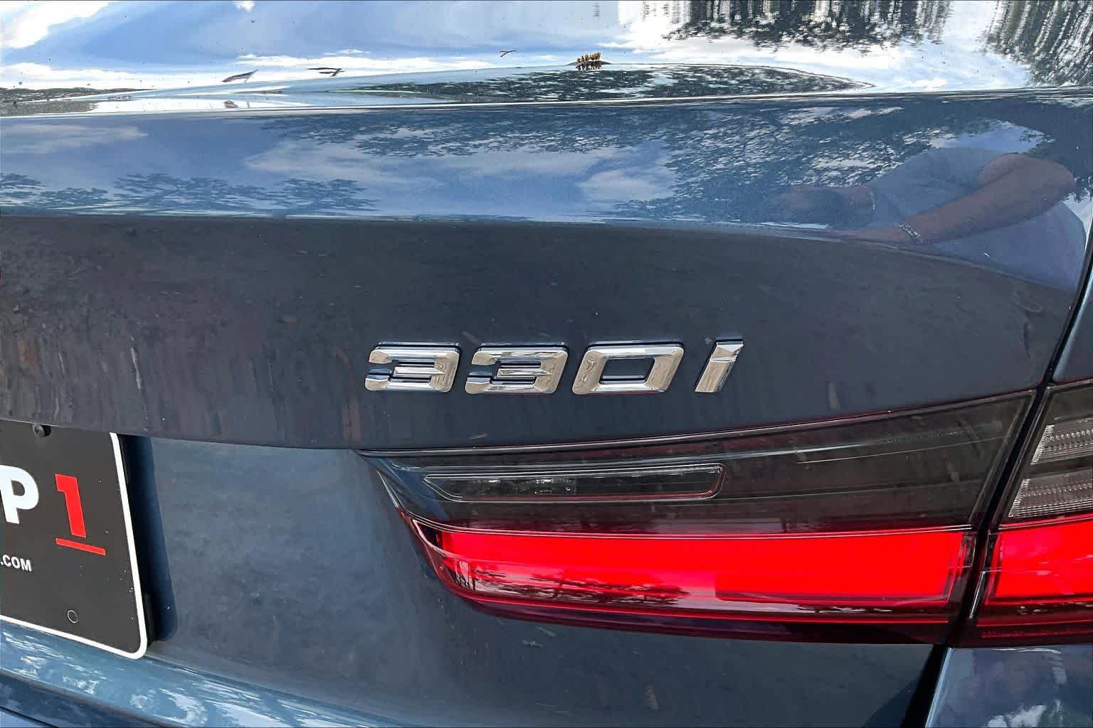 Certified 2025 BMW 330i Sedan RWD image 30