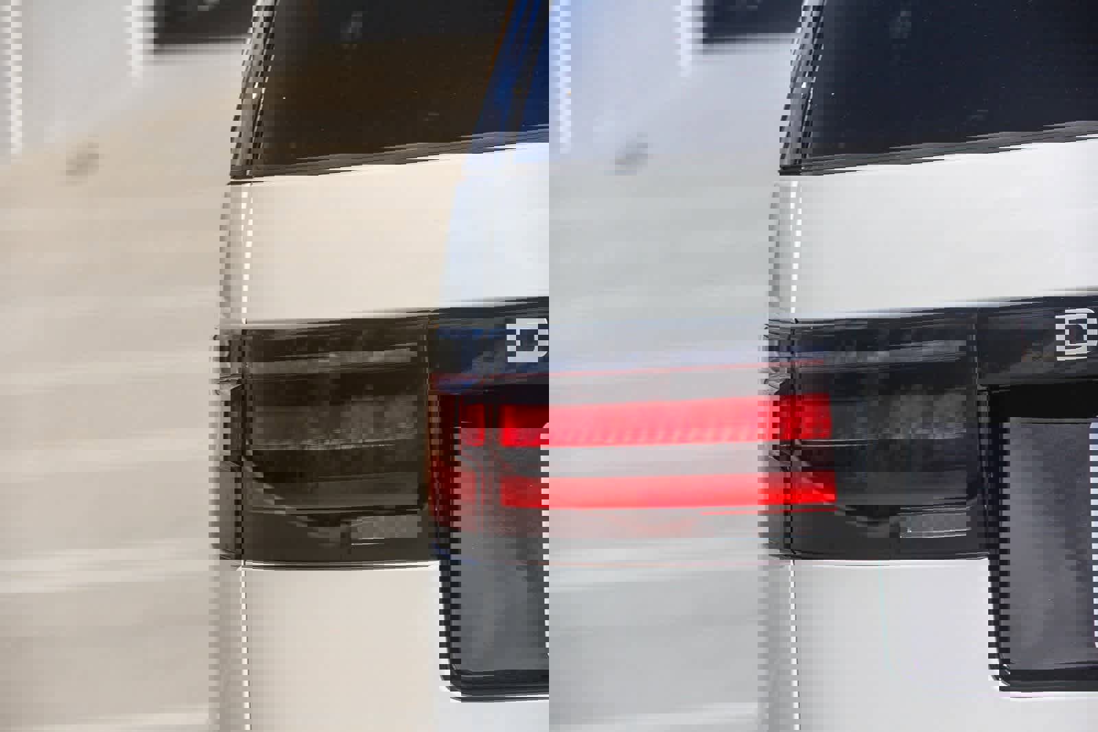 New 2026 Land Rover Discovery S image 9