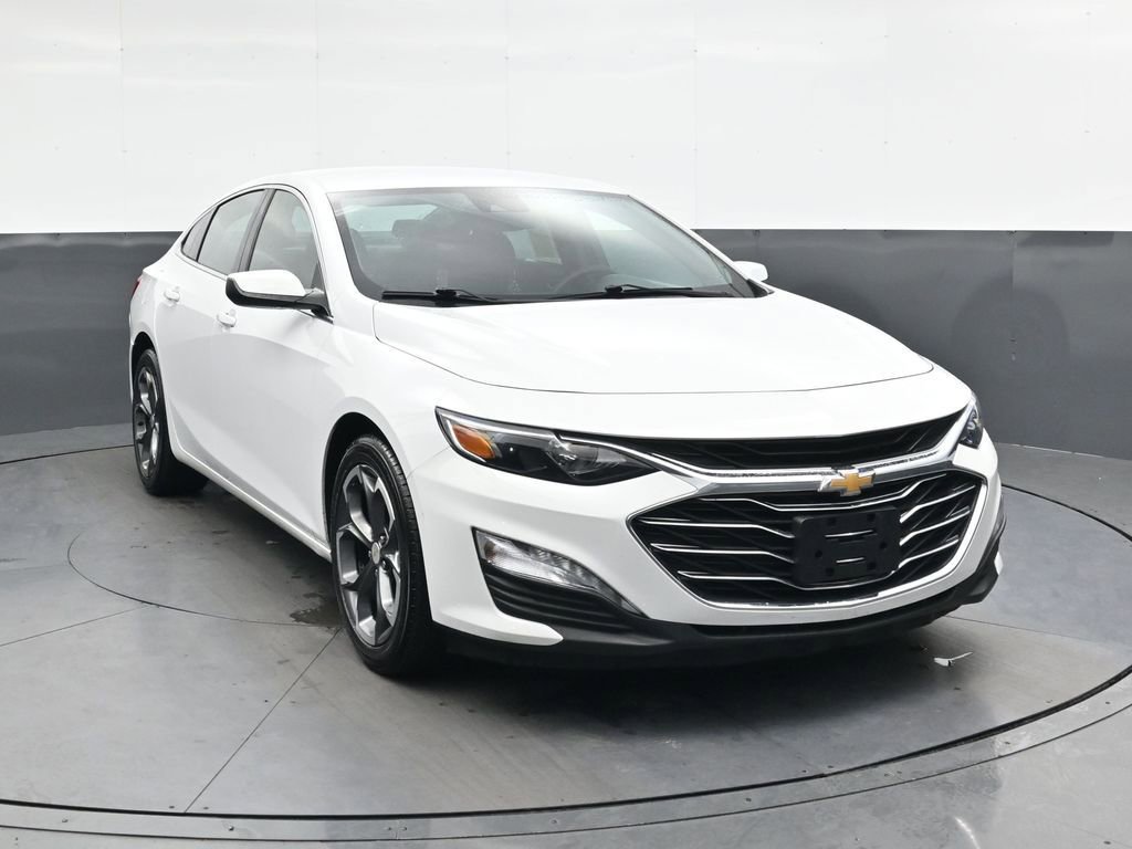 Used 2023 Chevrolet Malibu LT image 2