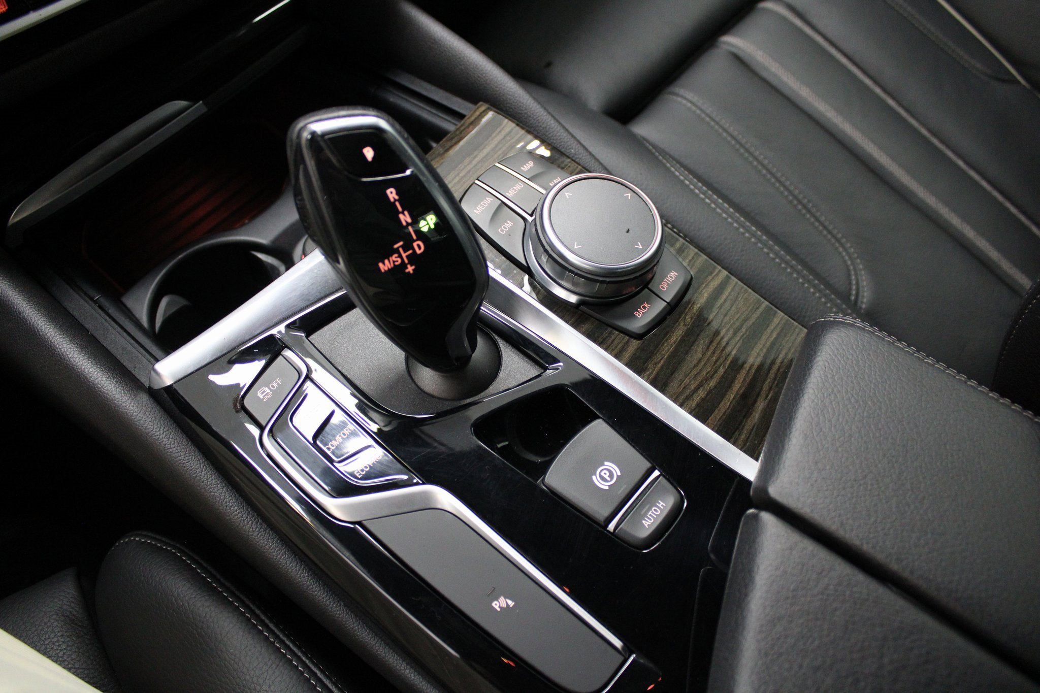 Used 2019 BMW 530i w/ Convenience Package image 39