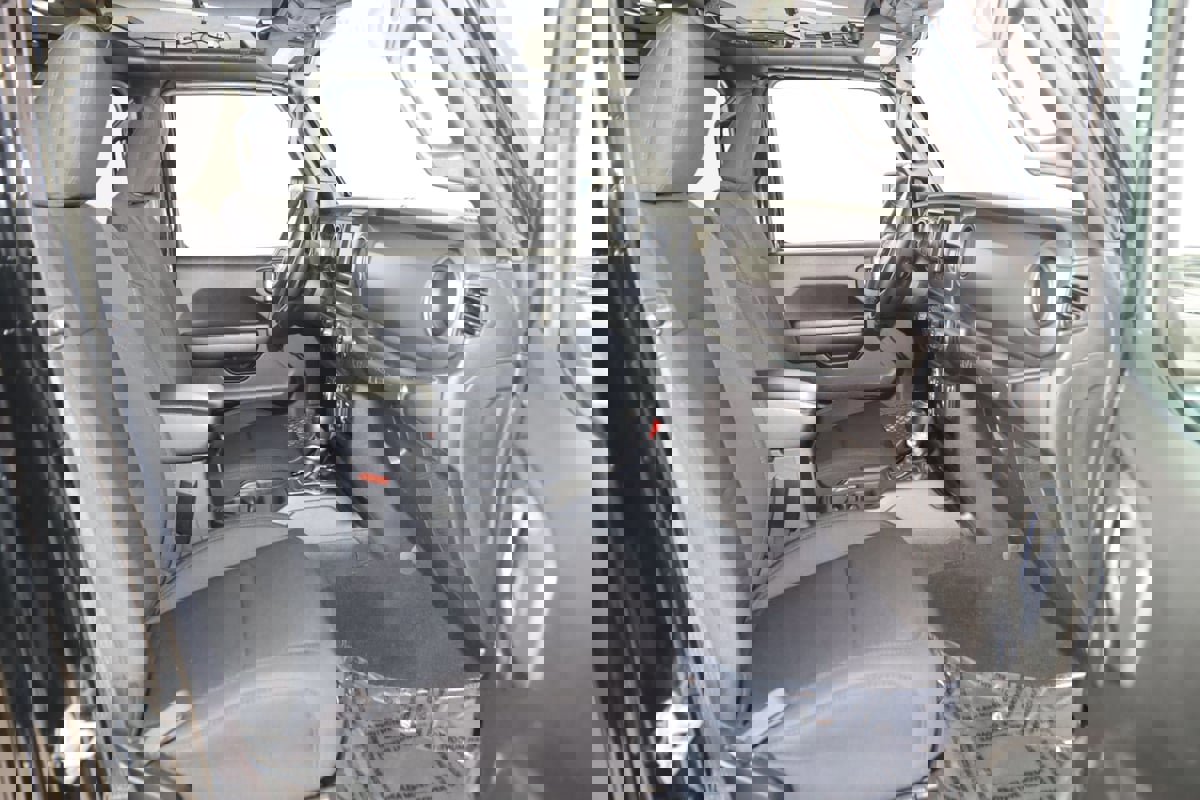 Used 2022 Jeep Wrangler Unlimited Sport image 12