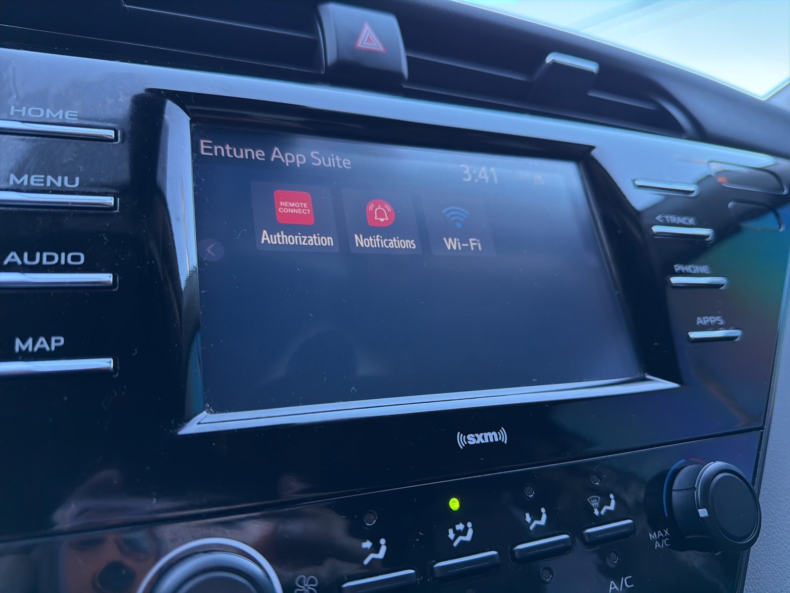 Used 2020 Toyota Camry LE image 33