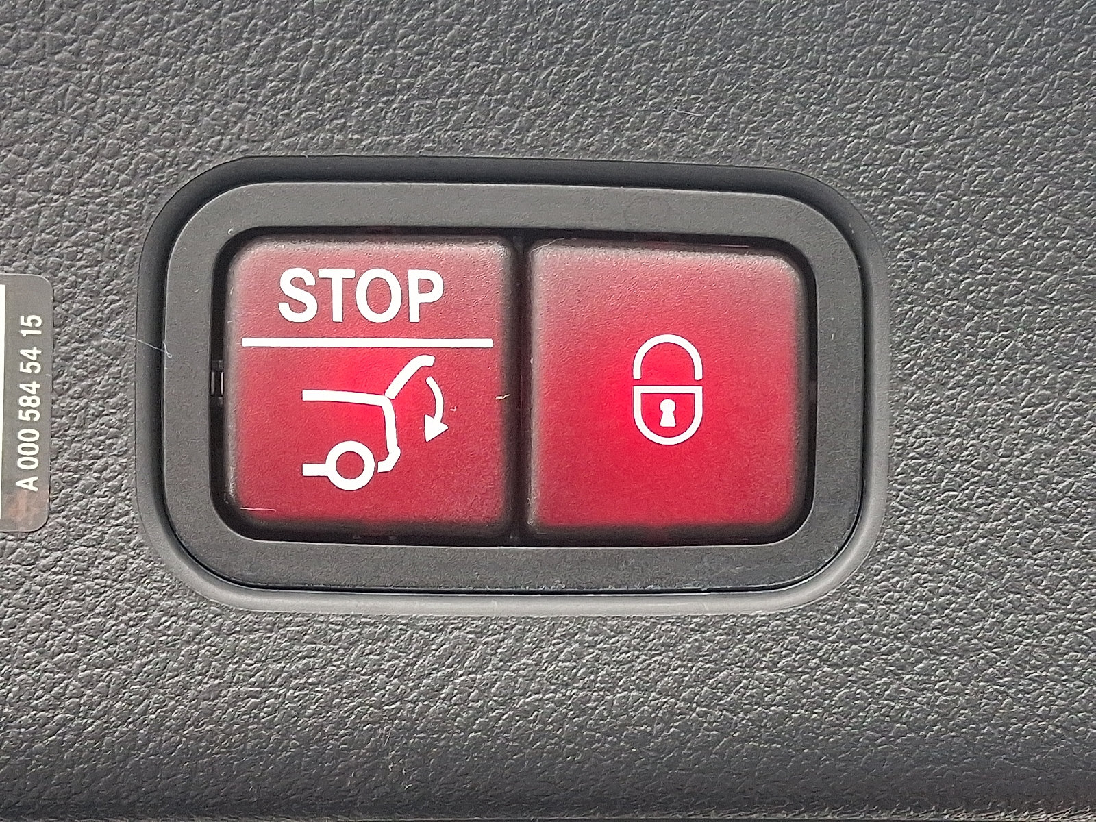 Certified 2025 Mercedes-Benz GLC 300 4MATIC image 29
