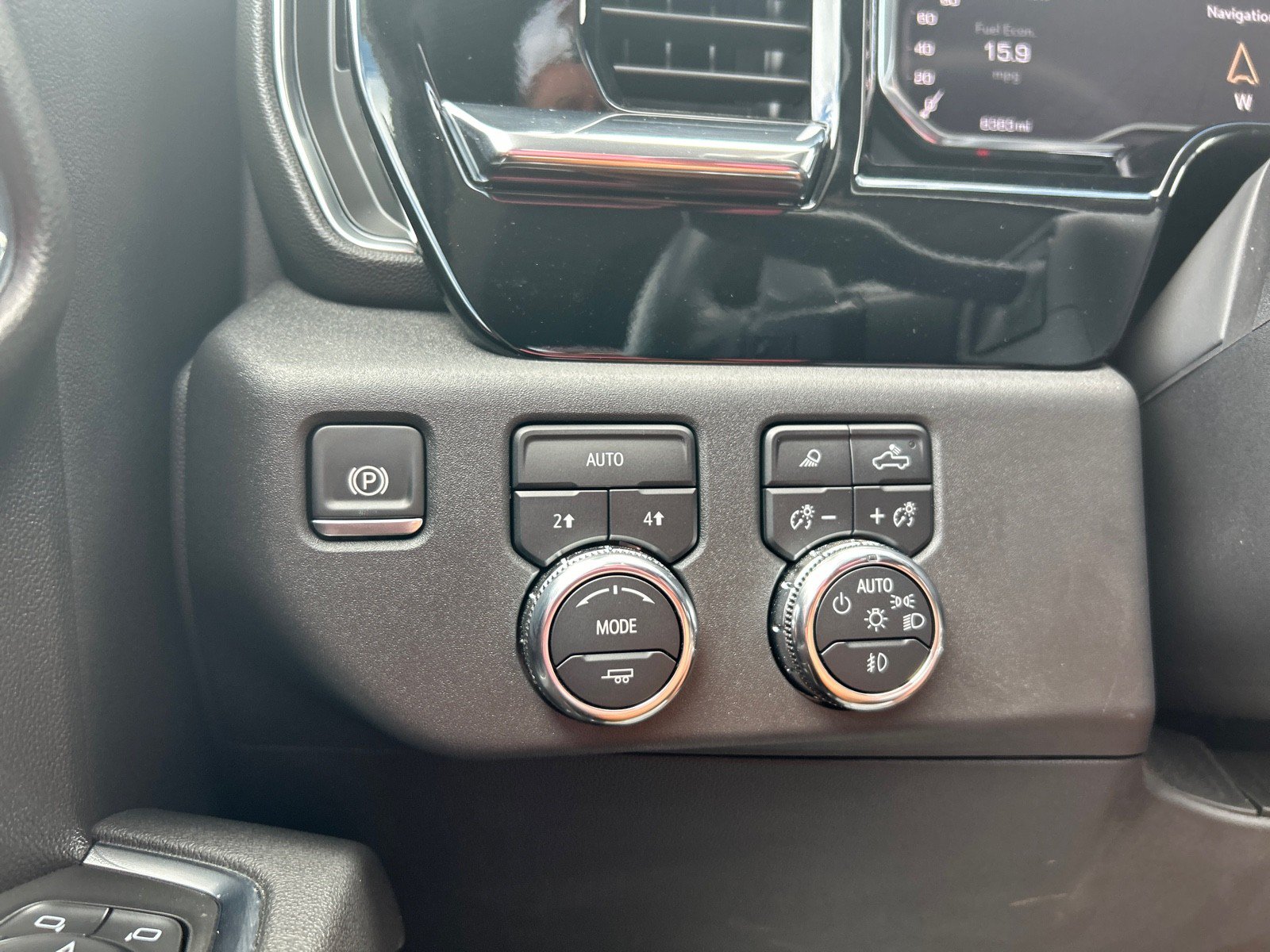 Used 2025 GMC Sierra 1500 SLT w/ SLT Premium Package AWD/4WD image 15