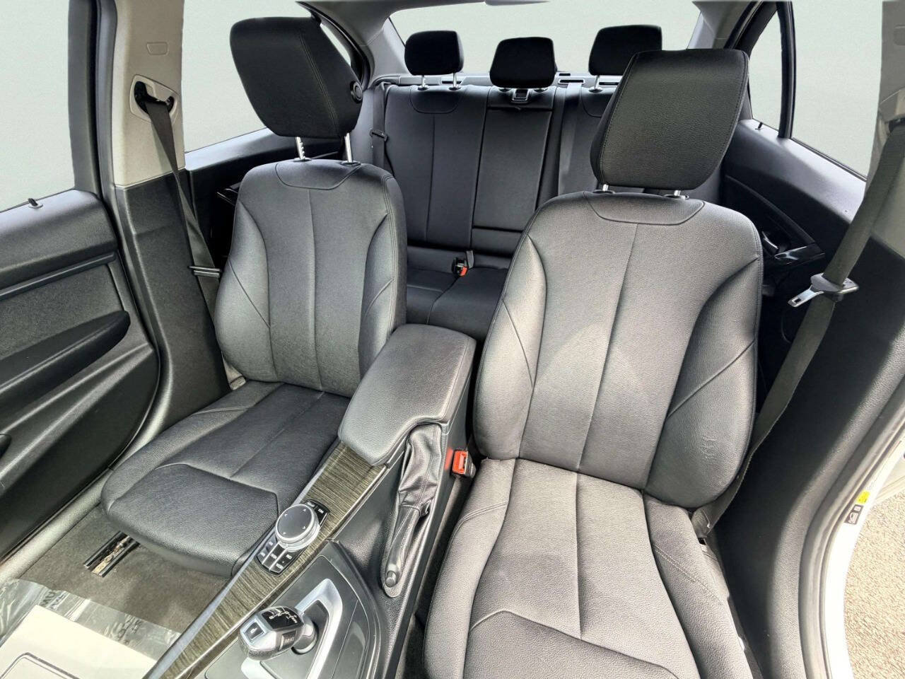 Used 2018 BMW 320i xDrive Sedan AWD/4WD image 17
