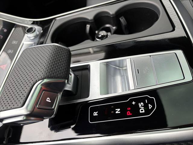 New 2027 Audi RS Q8 performance AWD/4WD image 19