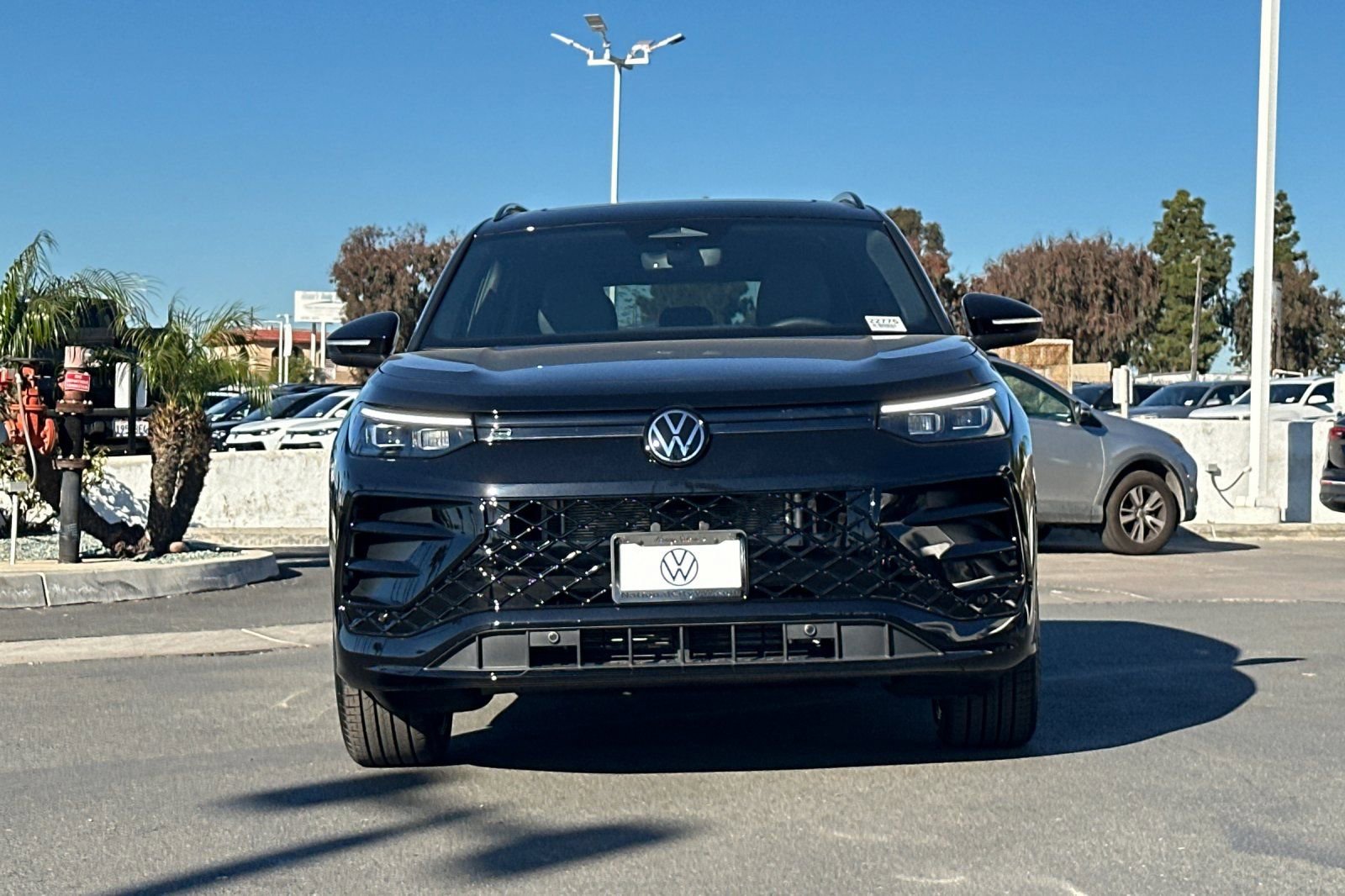 New 2026 Volkswagen Tiguan SE R-Line FWD image 3