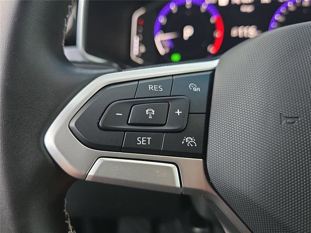 Used 2025 Volkswagen Taos SEL image 27