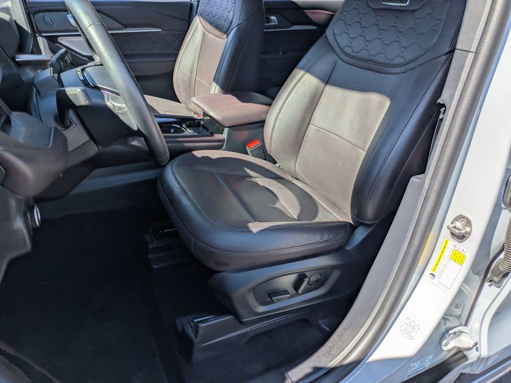 Used 2025 Ford Explorer Platinum w/ LUX Leather Package image 14