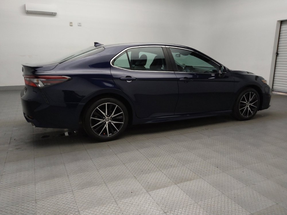 Used 2022 Toyota Camry SE image 10