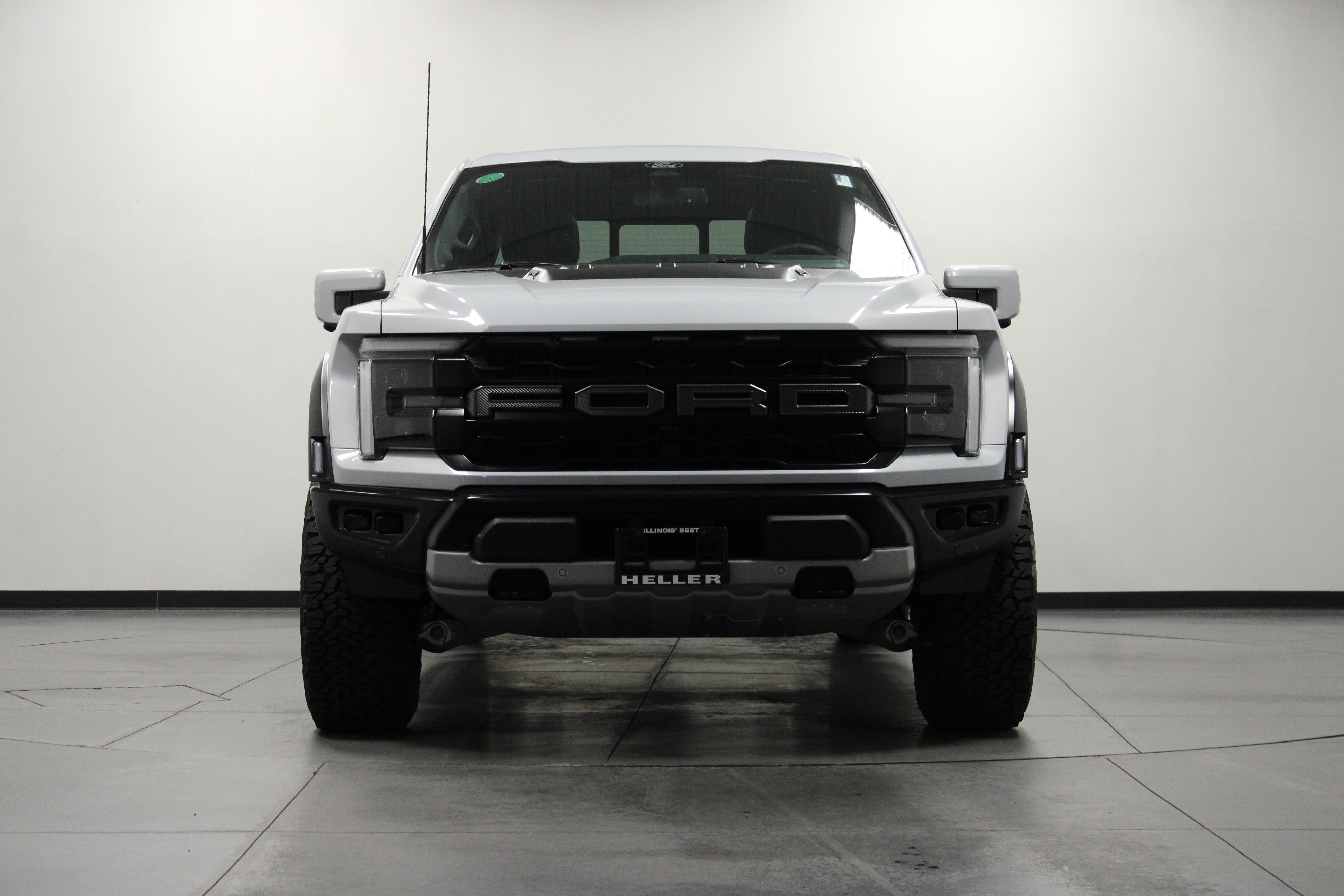 Used 2025 Ford F150 Raptor AWD/4WD image 9