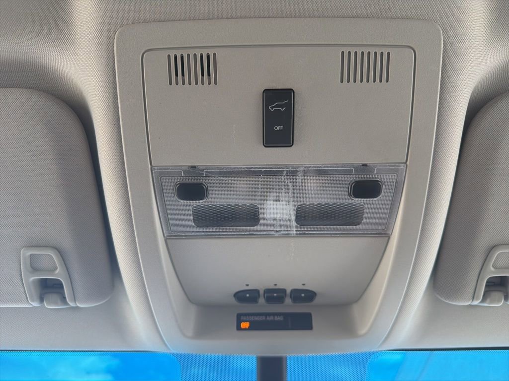 Used 2011 Chevrolet Suburban LT w/ Luxury Package image 22