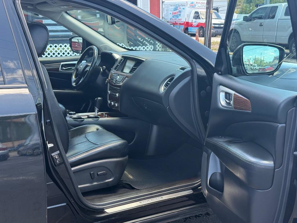 Used 2017 Nissan Pathfinder Platinum w/ Cargo Package image 17