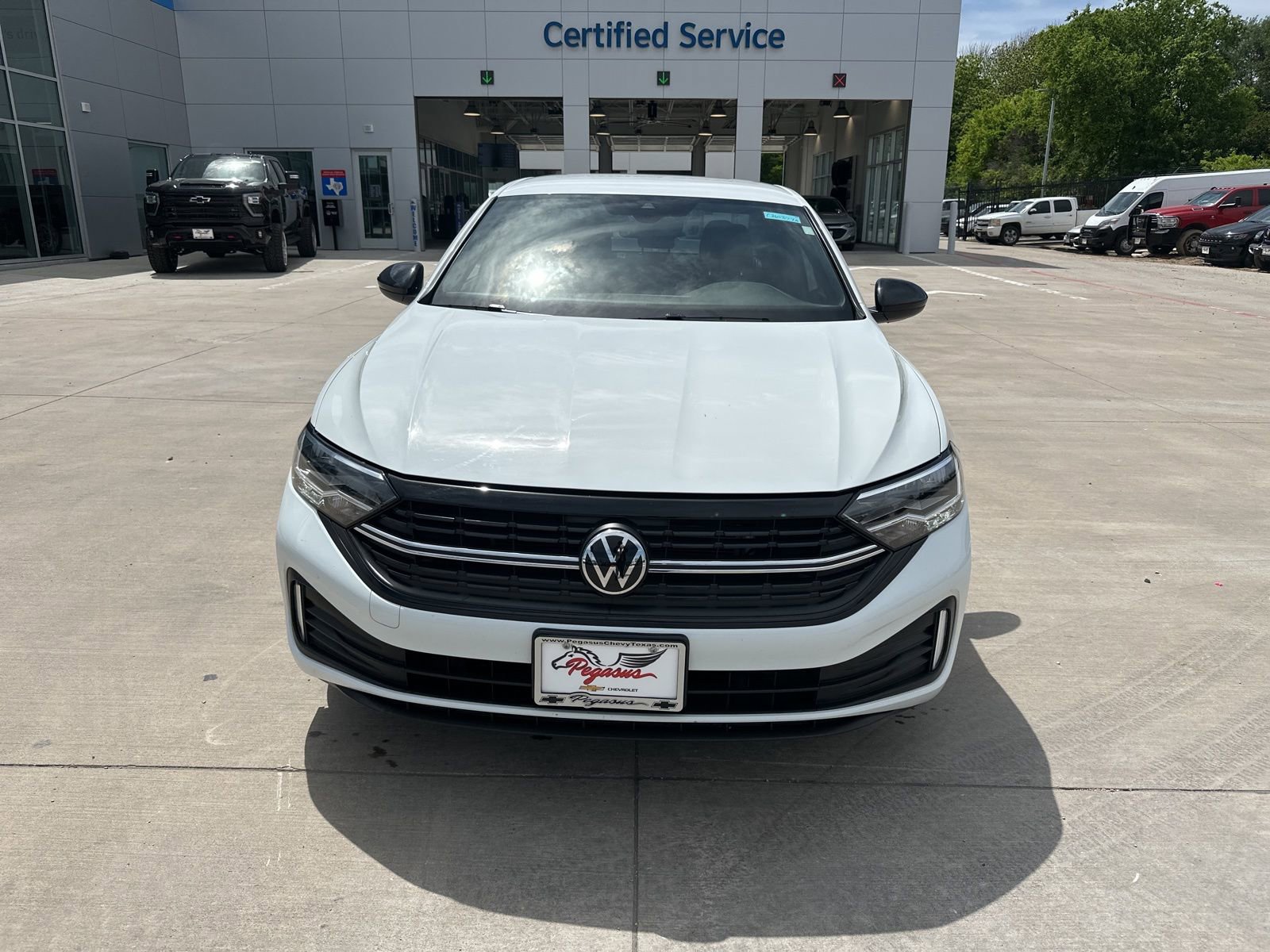 Used 2023 Volkswagen Jetta Sport image 9