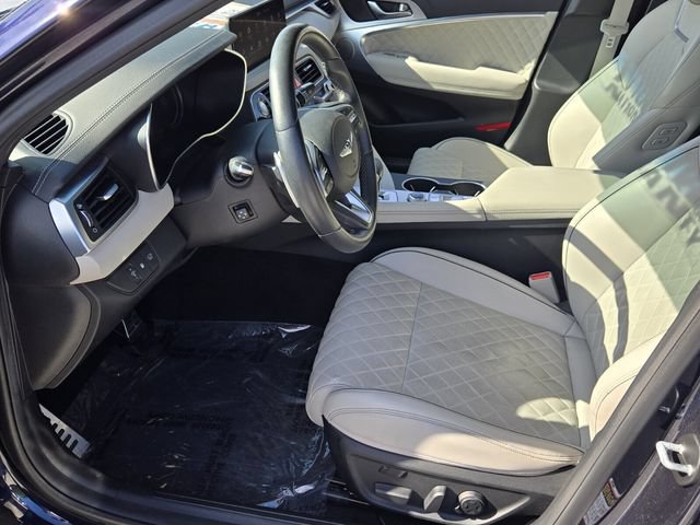 Used 2023 Genesis G70 2.0T w/ Sport Prestige Package RWD image 10