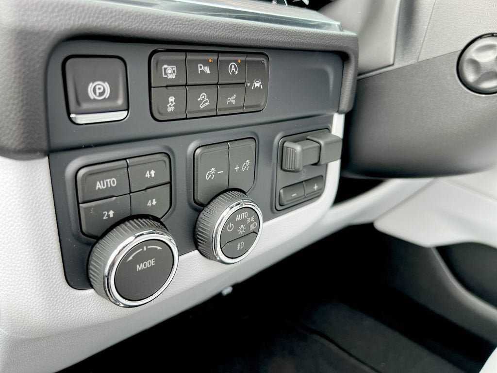New 2026 Chevrolet Tahoe Premier AWD/4WD image 16