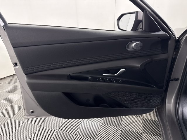 Used 2023 Hyundai Elantra SEL w/ Convenience Package FWD image 26