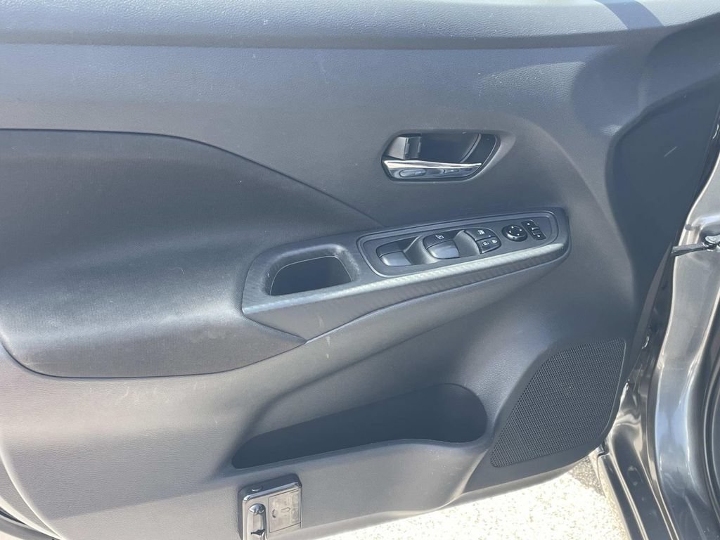 Used 2022 Nissan Versa SV FWD image 14