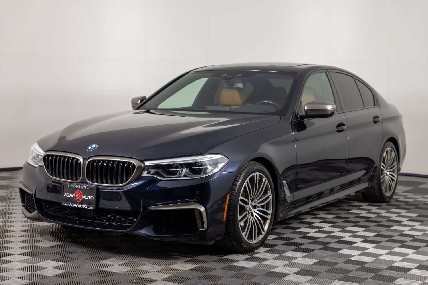 Used 2019 BMW M550i xDrive AWD/4WD image 2