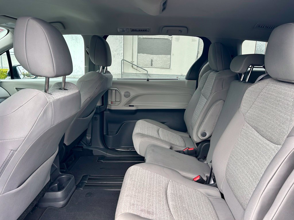 Certified 2024 Toyota Sienna LE AWD/4WD image 12