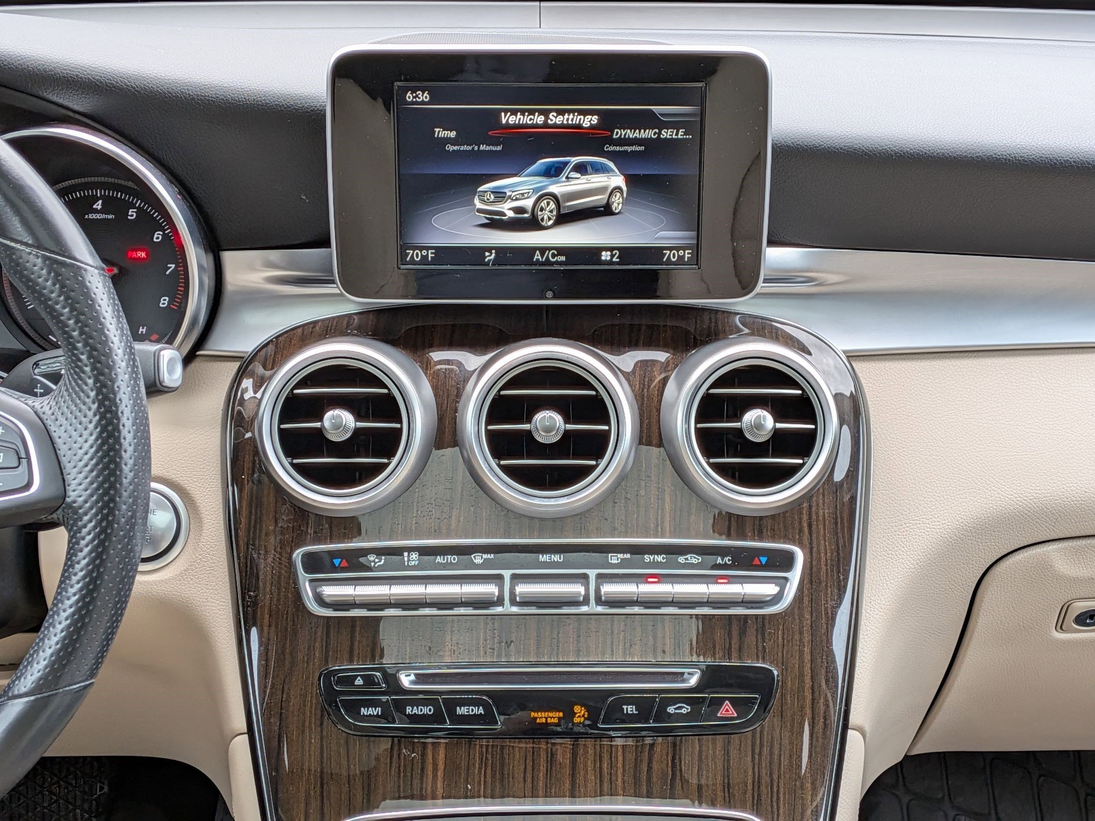 Certified 2019 Mercedes-Benz GLC 300 4MATIC w/ Premium Package image 18