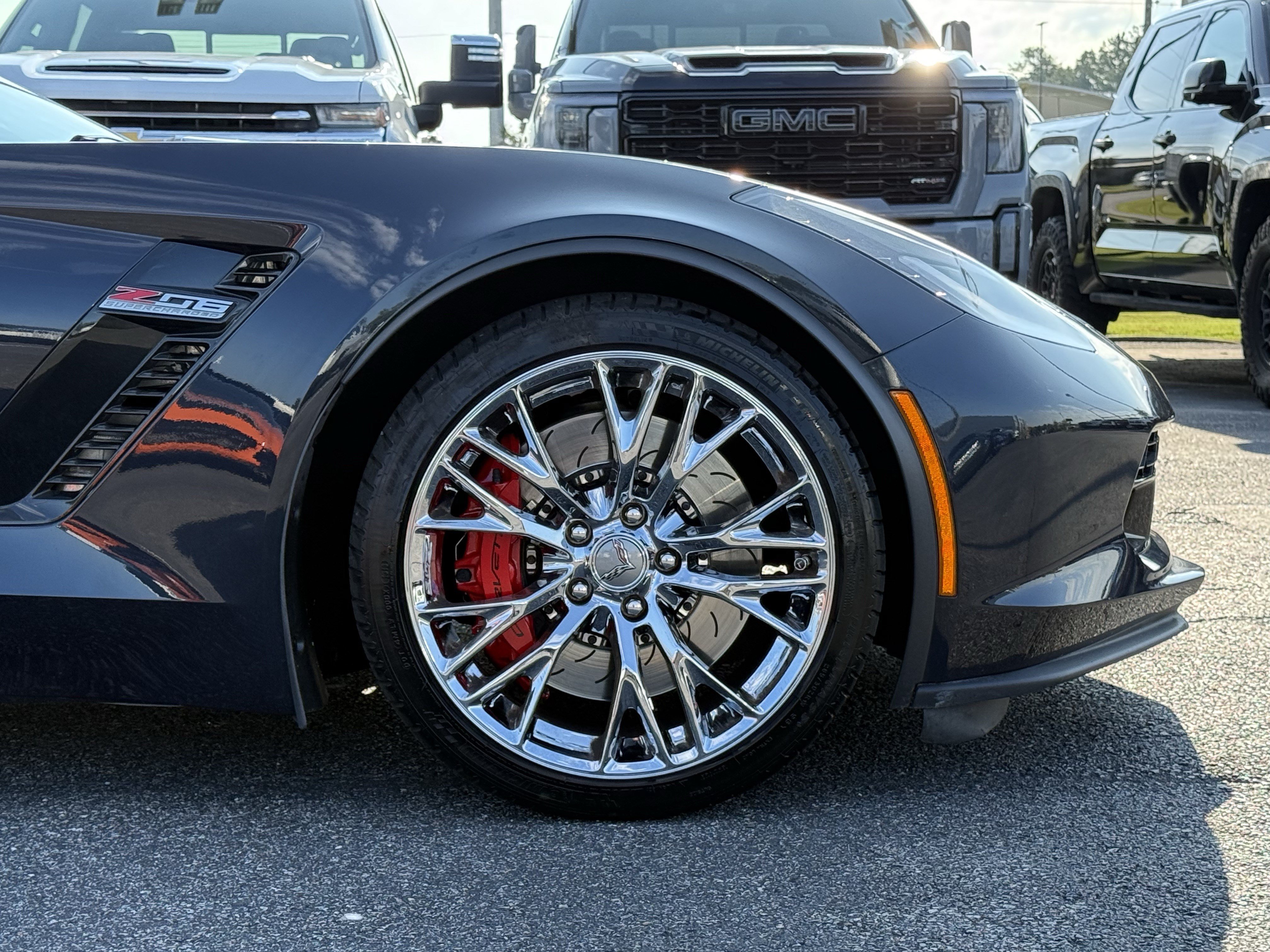 Used 2015 Chevrolet Corvette Z06 w/ 3LZ Preferred Equipment Group RWD image 12