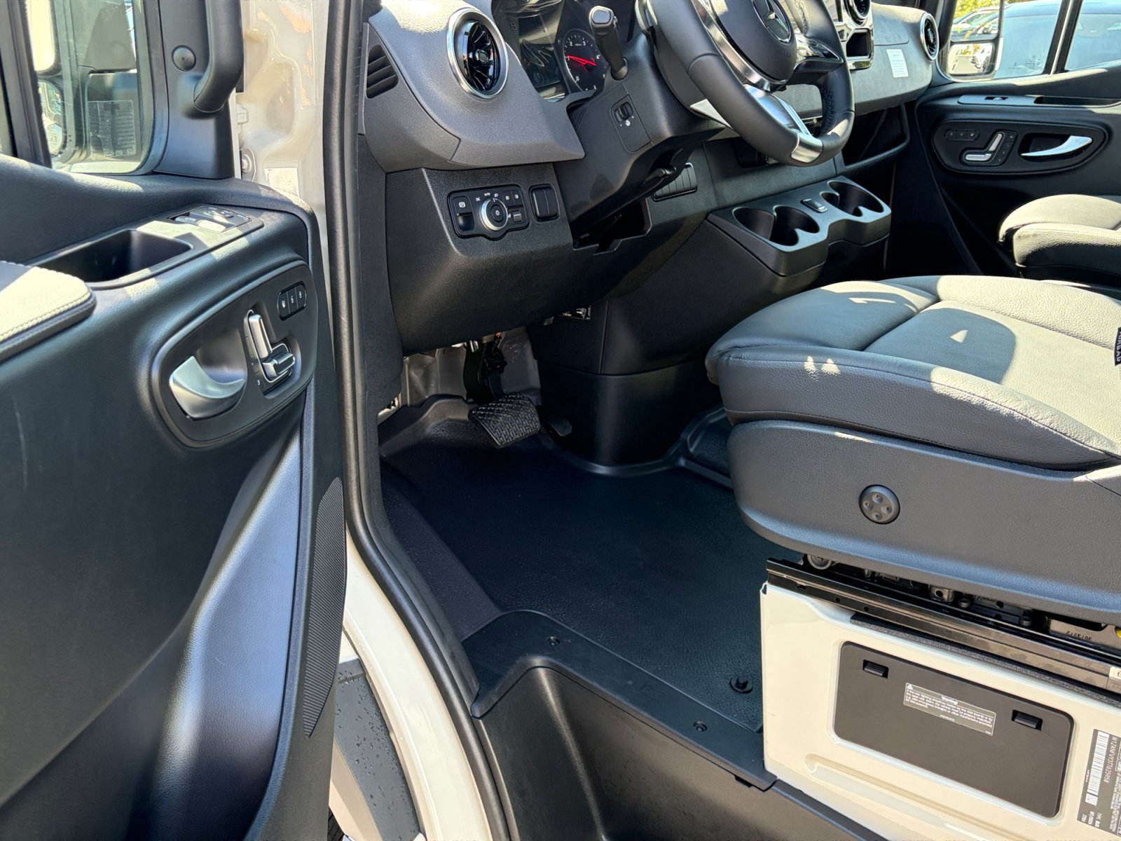 New 2026 Mercedes-Benz Sprinter 2500 image 11