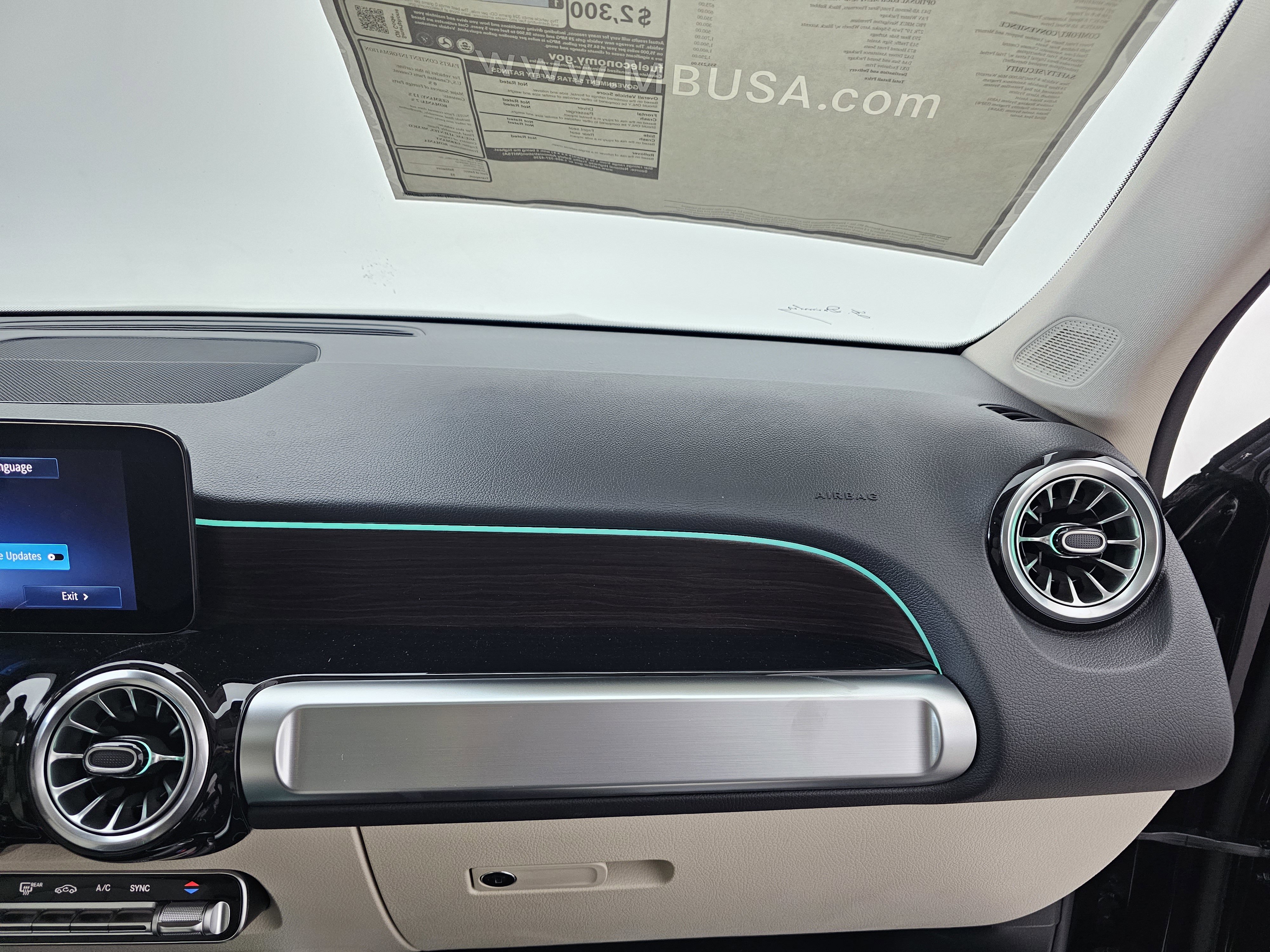 New 2026 Mercedes-Benz GLB 250 4MATIC image 14