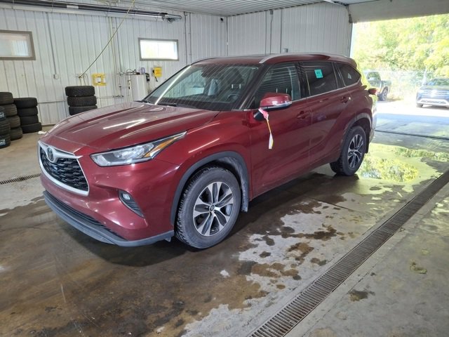 Used 2022 Toyota Highlander XLE
