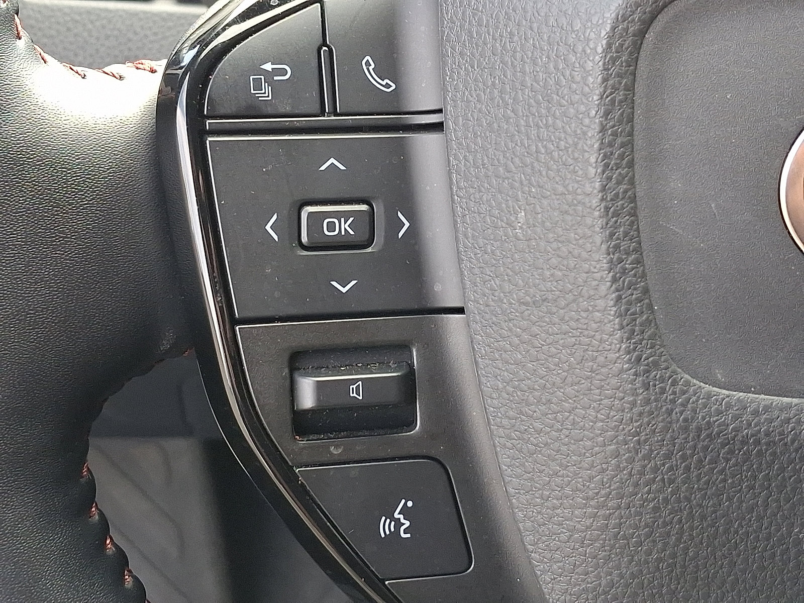 Used 2023 Toyota Prius Prime FWD image 21