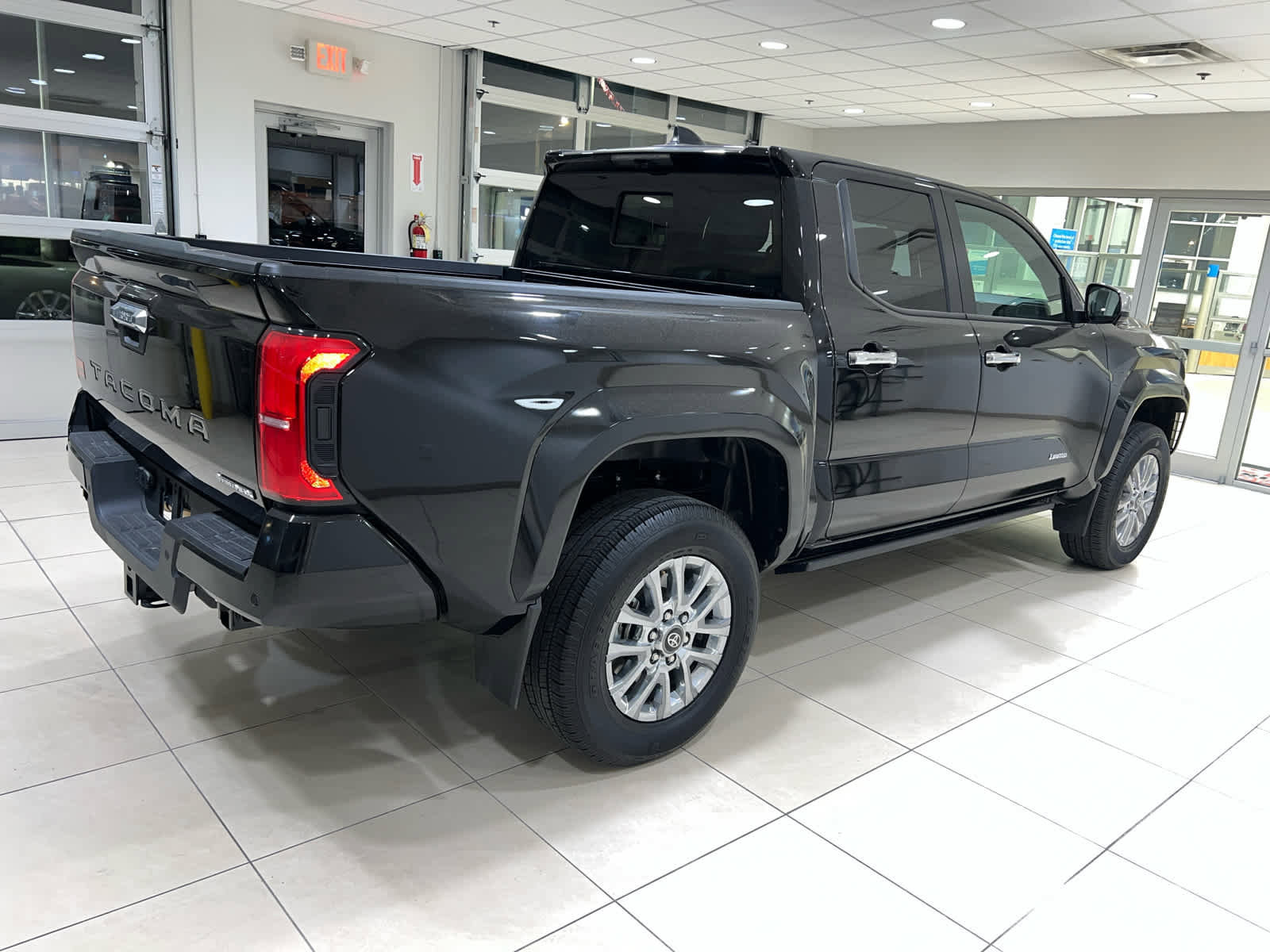 Used 2024 Toyota Tacoma Limited image 13